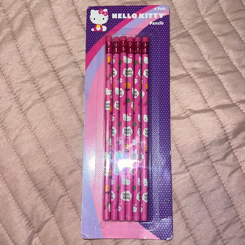 Hello Kitty Pencils - Picture 2 of 3